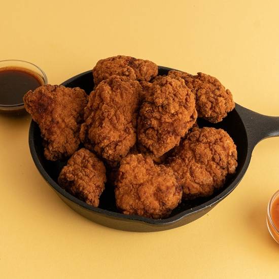 Order Hot Boneless Wings food online from Pizzeria Bravo store, Oakland on bringmethat.com