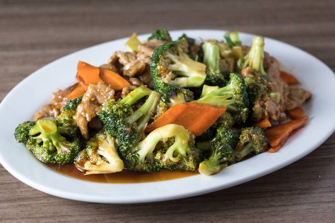 Order Broccoli Beef food online from "Golden Dragon Chinese Restaurant " store, Elk Grove on bringmethat.com
