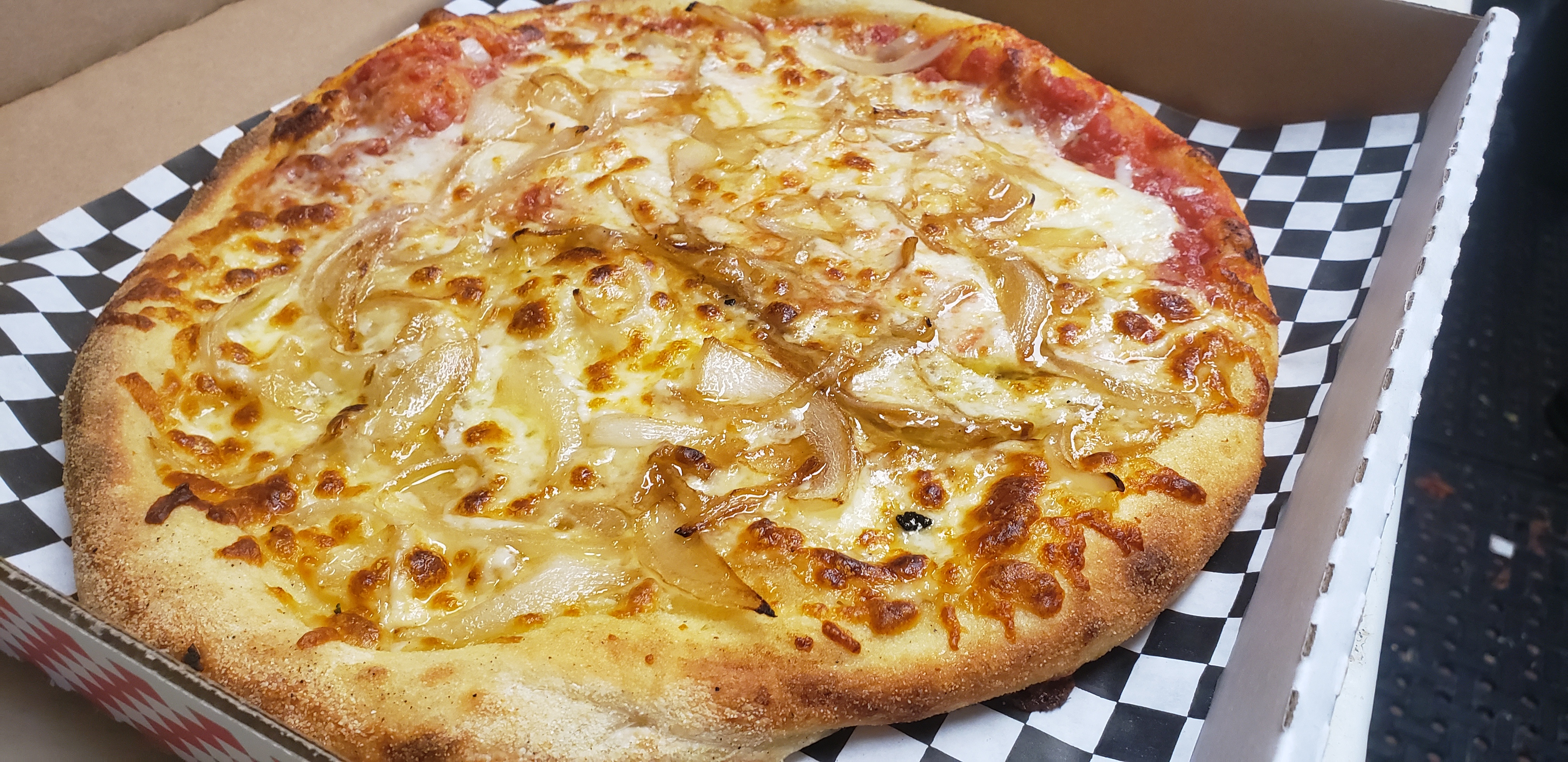 Order French Onion Pizza food online from Dominic's Ristorante Italiano store, Cypress on bringmethat.com