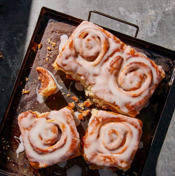 Order Vanilla Cinnamon Roll 4-pack food online from Panera store, Albuquerque on bringmethat.com