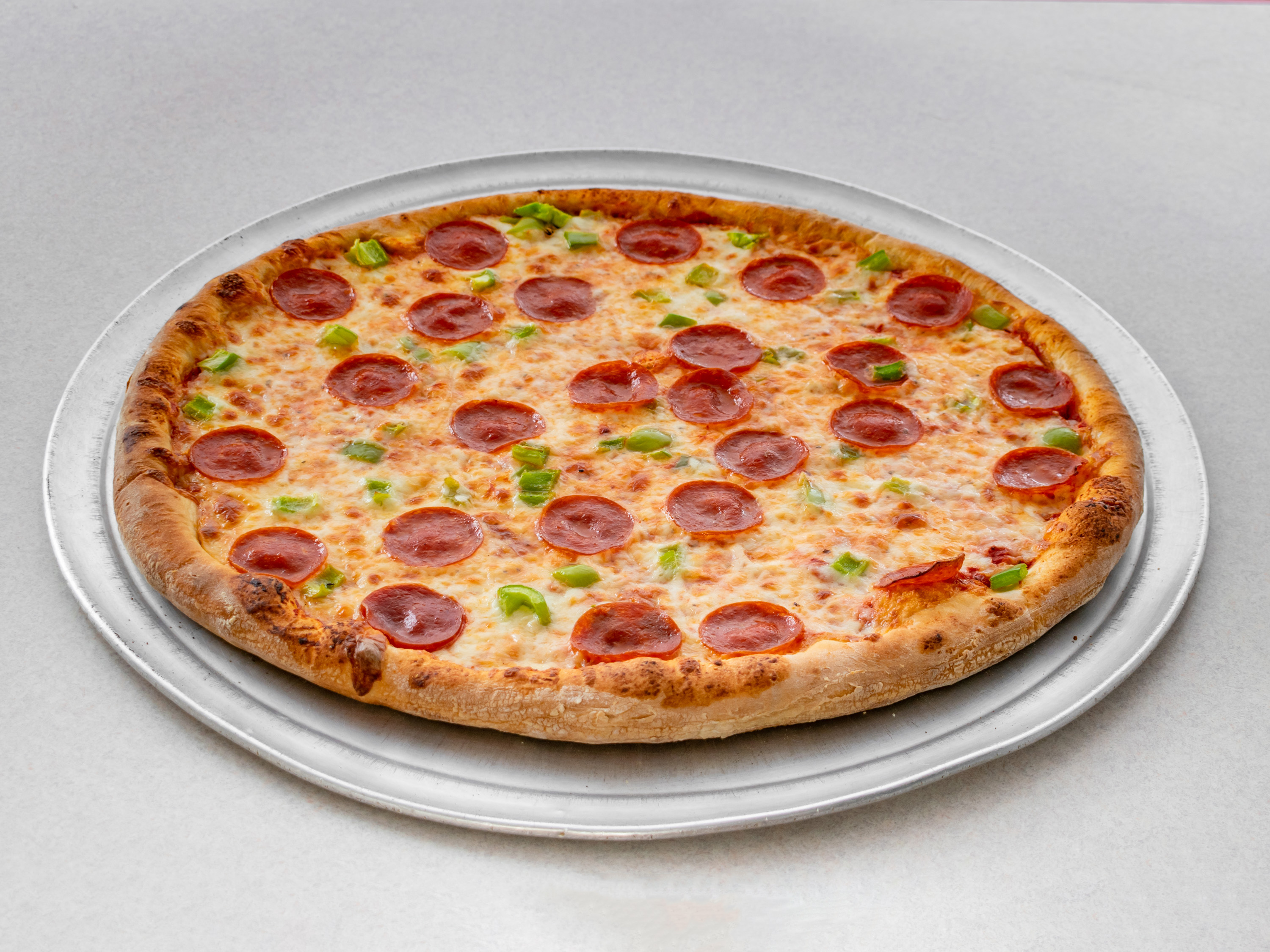 Order 16" American Favorite Pizza food online from Pizza & Sandwich Express store, Little Falls on bringmethat.com
