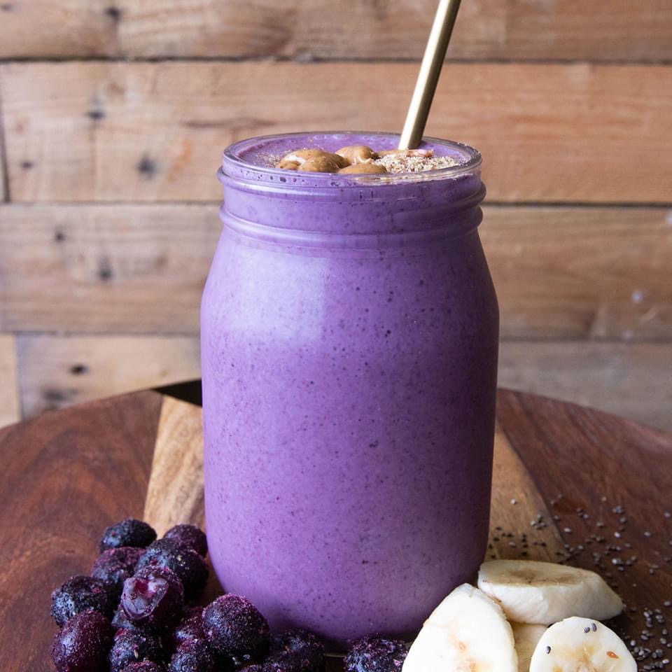 Order Blueberry Cheesecake Protein Smoothie  food online from Dulce Vida Juice Bar store, Hanover Park on bringmethat.com