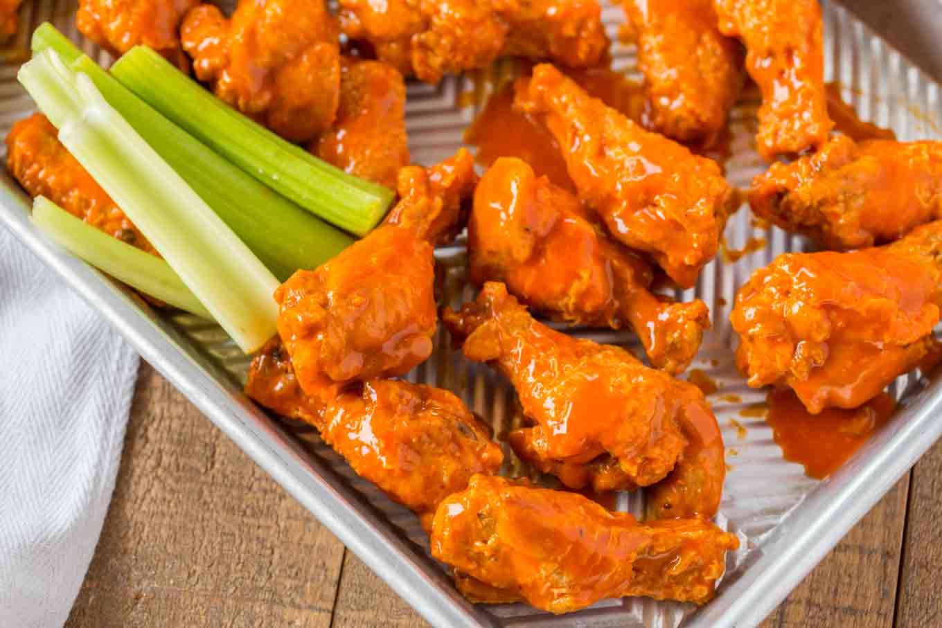 Order 8. Buffalo Wings food online from Jade Express Chinese Restaurant store, Shreveport on bringmethat.com