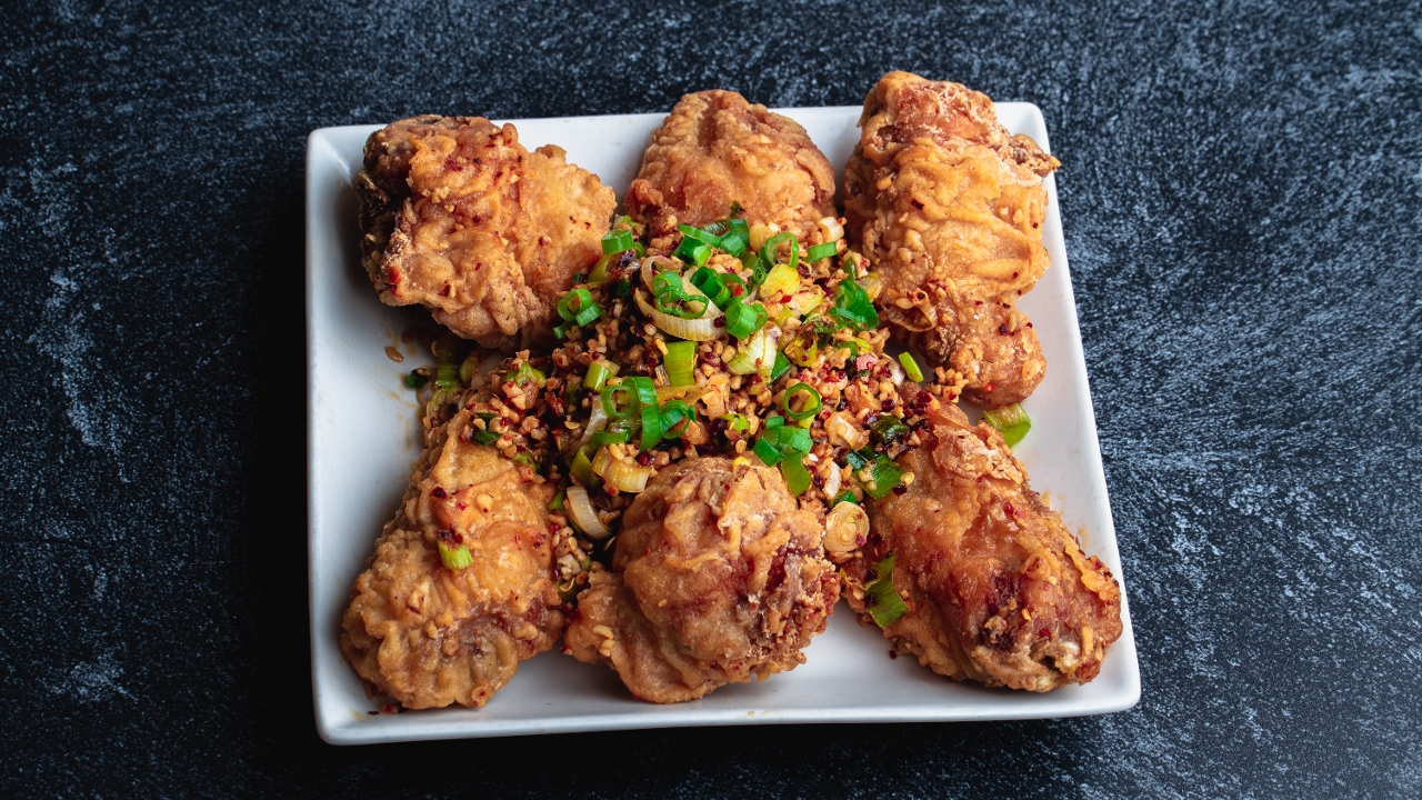 Order Salt & Pepper Wings (6pc) food online from Bento & Noodles store, Chula Vista on bringmethat.com