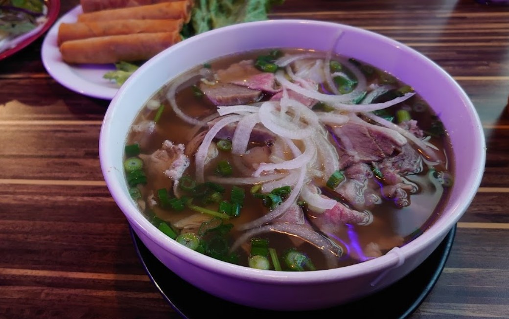 Order 13. Brisket noodle soup  food online from T-Pho Noodle And Grill store, Fontana on bringmethat.com