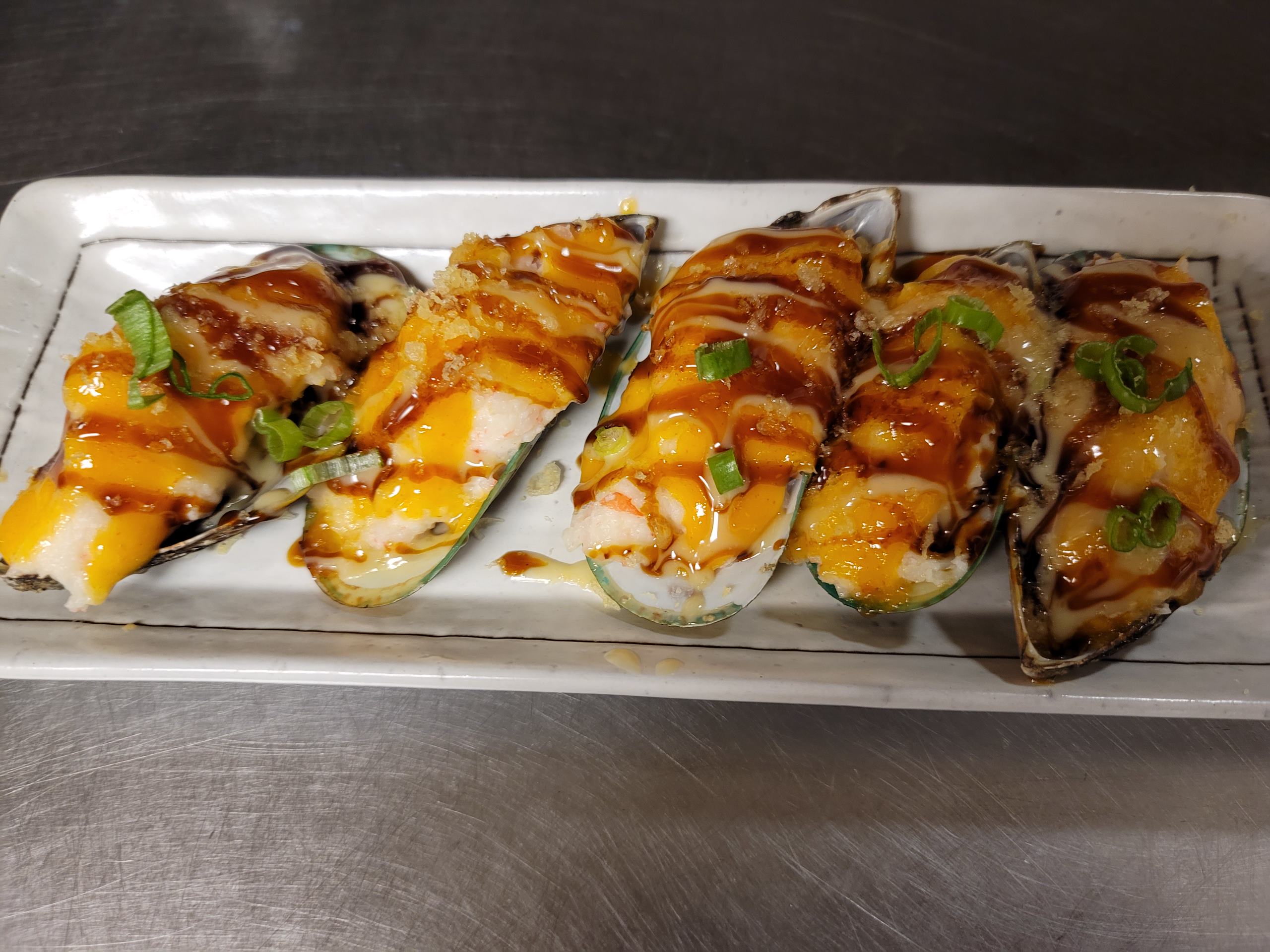 Order Dynamite Mussels food online from Saki Sushi Bar store, Oklahoma City on bringmethat.com