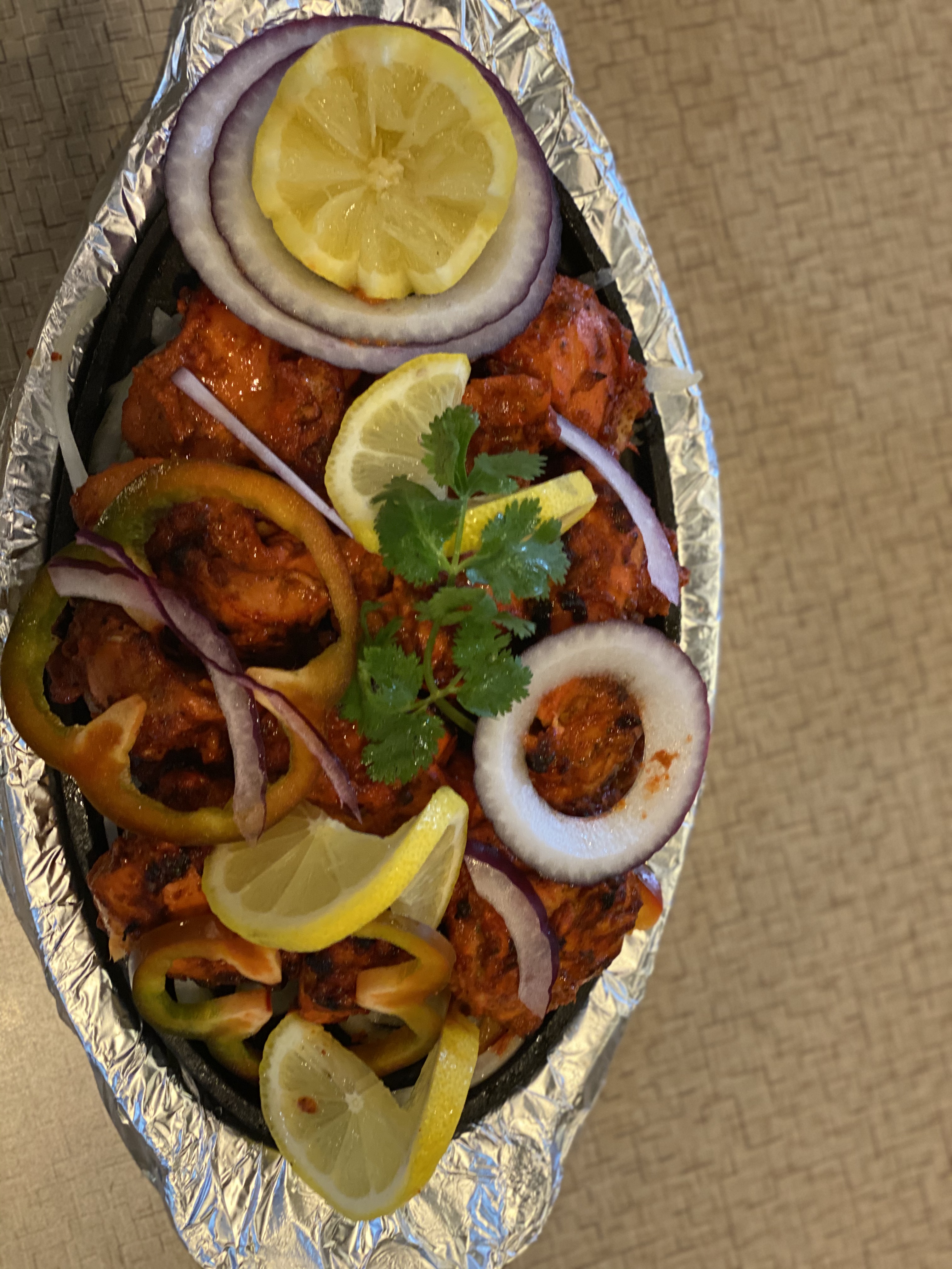 Order BBQ butter chicken food online from Raj Palace Indian Cuisine store, Livonia on bringmethat.com