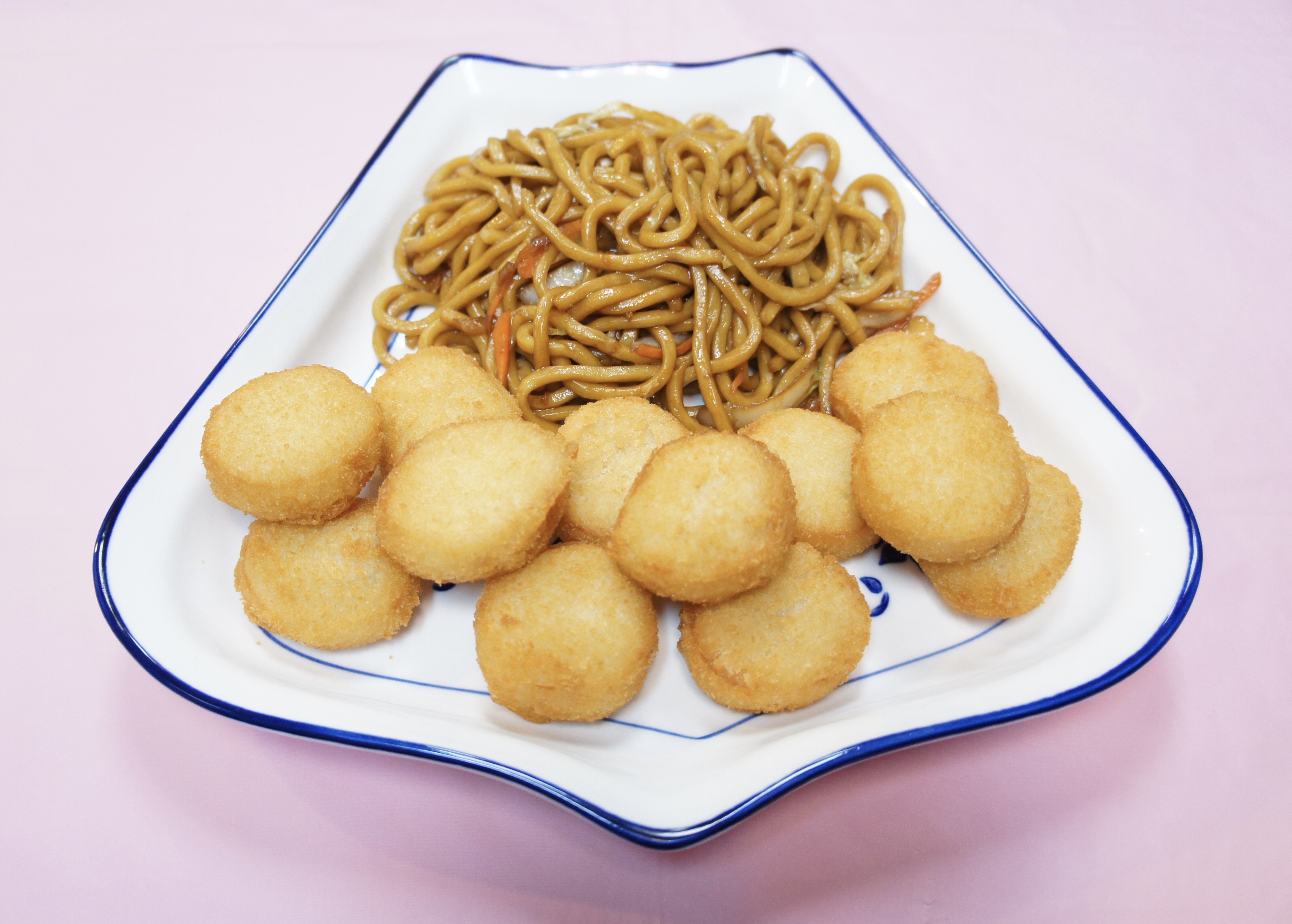 Order Fried Scallops (12pc) with Lo Mein  food online from Zhengs China Express store, Randallstown on bringmethat.com