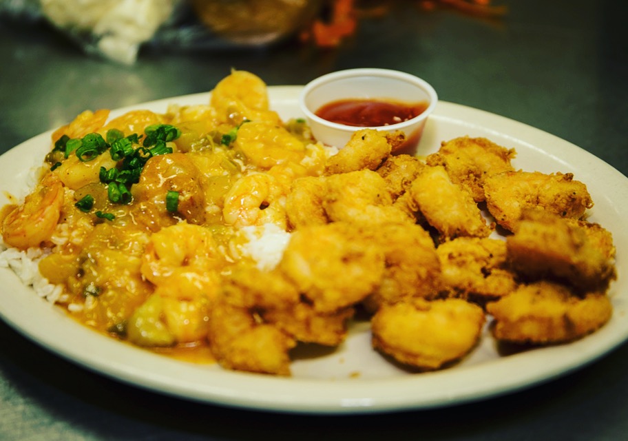 Order Seafood Platter food online from Ragin Cajun Cafe store, Redondo Beach on bringmethat.com