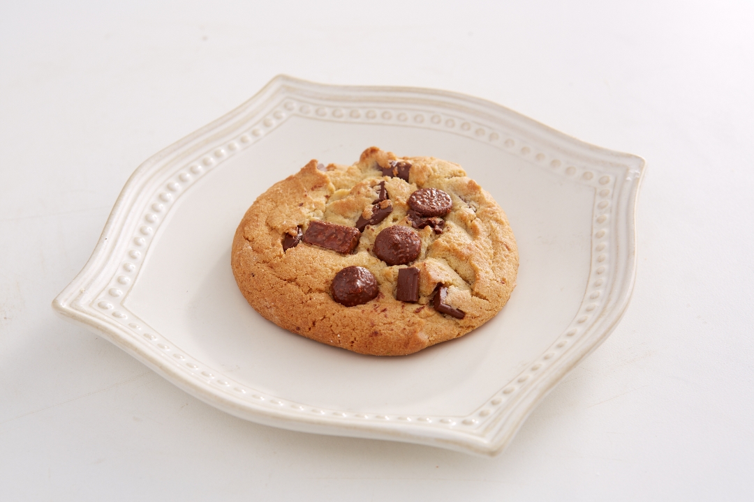 Order Chocolate Chunk Cookie food online from Sals Just Pizza store, North Andover on bringmethat.com