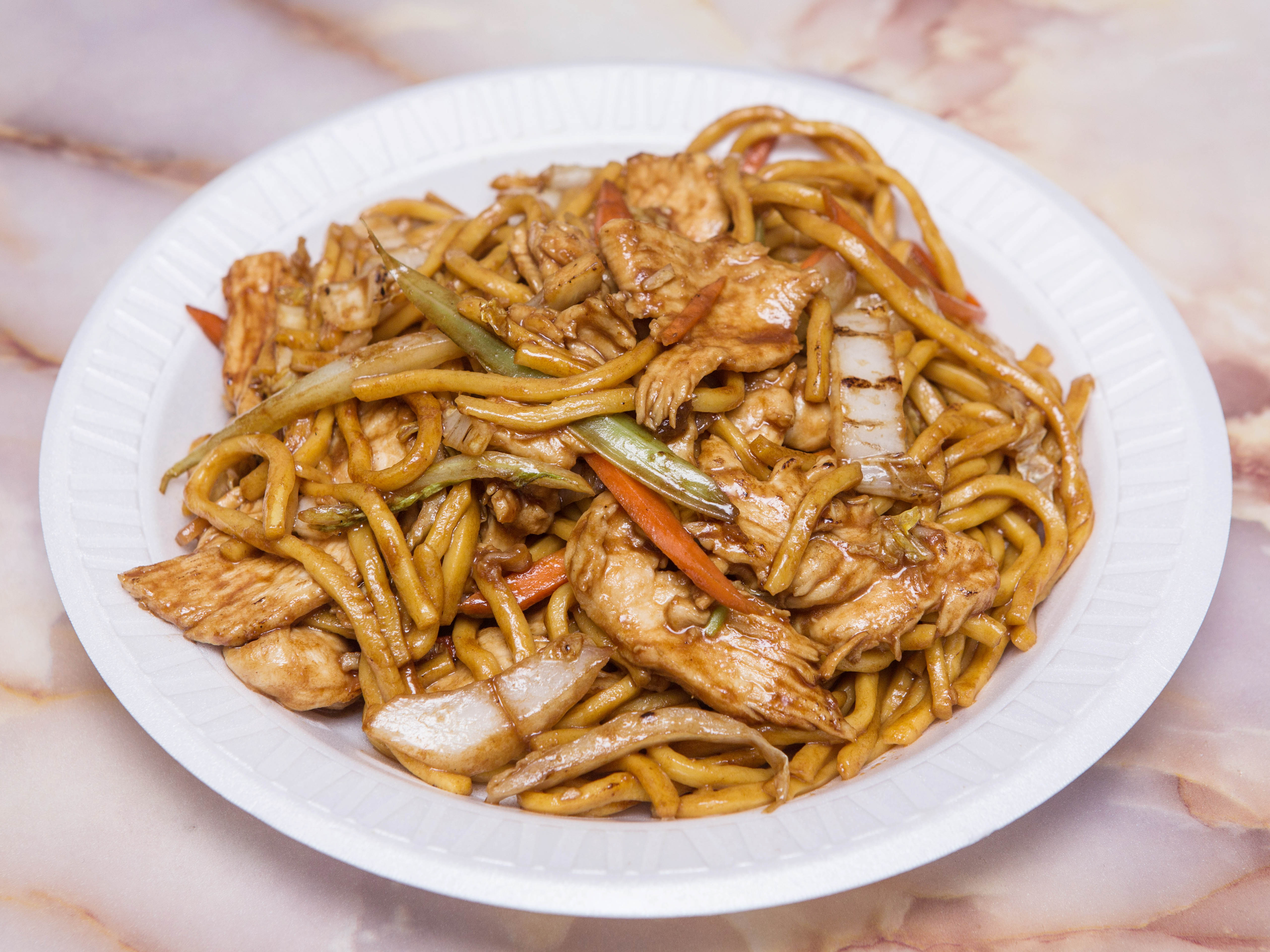 Order 35. Chicken Lo Mein food online from New Jin Xin store, Brooklyn on bringmethat.com