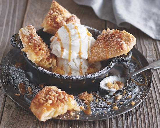 Order Apple Crumble Skillet food online from Ruby Tuesday store, North Canton on bringmethat.com