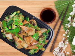 Order 112. Vegetable Delight 素什锦 food online from He Rui store, Oklahoma City on bringmethat.com