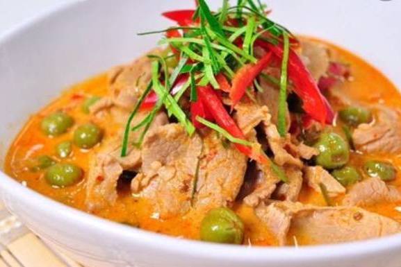 Order Panang Curry food online from Tomyumkung Thai Cafe store, Carrollton on bringmethat.com