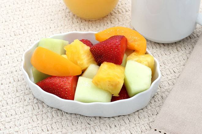 Order Fresh Fruit Bowl food online from Golden Corral store, Lumberton on bringmethat.com