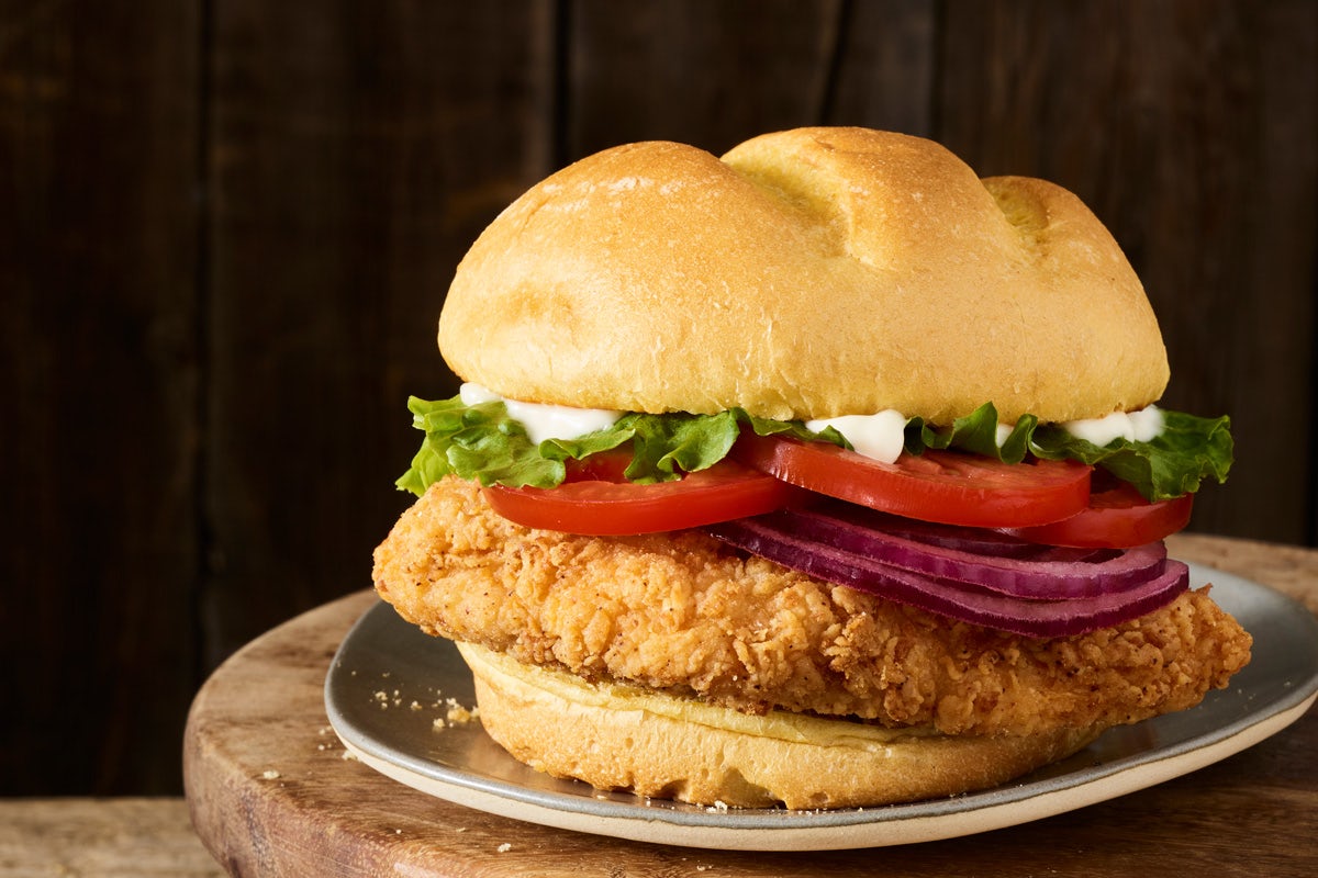 Order CLASSIC CRISPY CHICKEN SANDWICH food online from Smashburger store, Raleigh on bringmethat.com