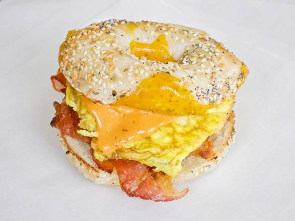 Order Papa Grande - Bacon food online from Big Daddy Bagels store, Lafayette on bringmethat.com