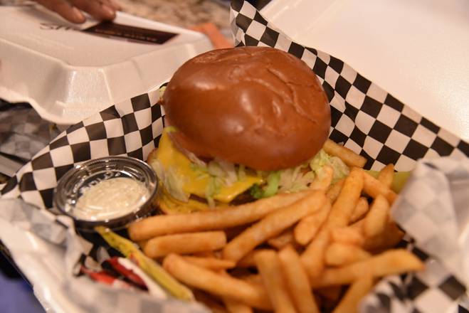 Order Classic Burger food online from Sams Grill & Bar store, Rendon on bringmethat.com