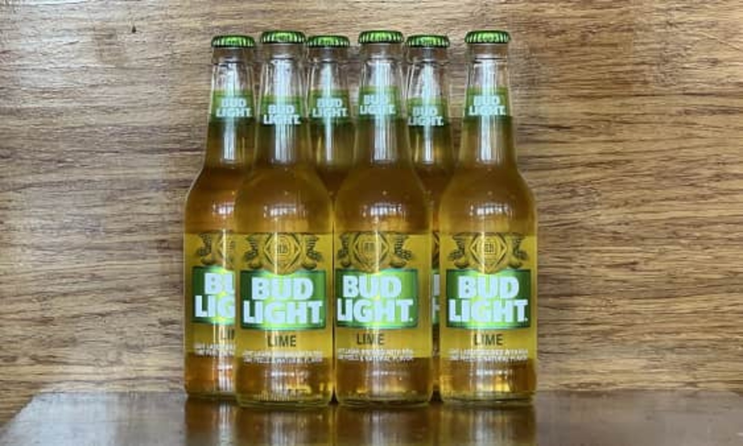 Order Bud Light Lime - 6pk food online from The Post Sports Bar & Grill store, Creve Coeur on bringmethat.com