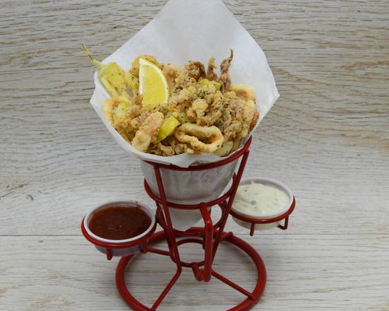 Order Calamari food online from Bubba Gump Shrimp store, Monterey on bringmethat.com