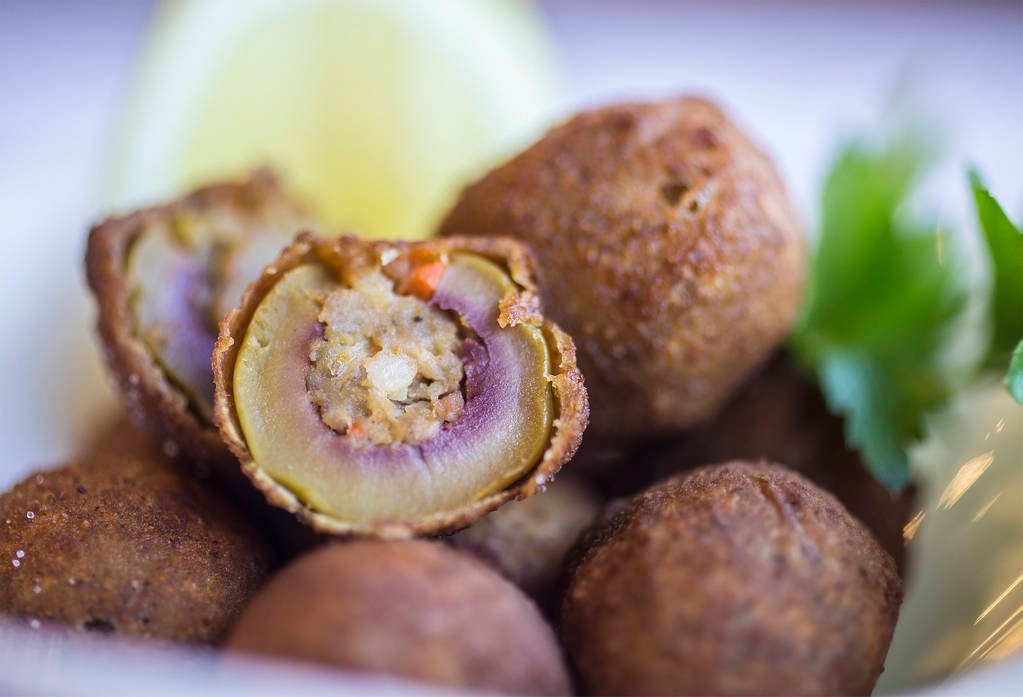 Order Fried Olives food online from Pizzeria Monzu store, Las Vegas on bringmethat.com