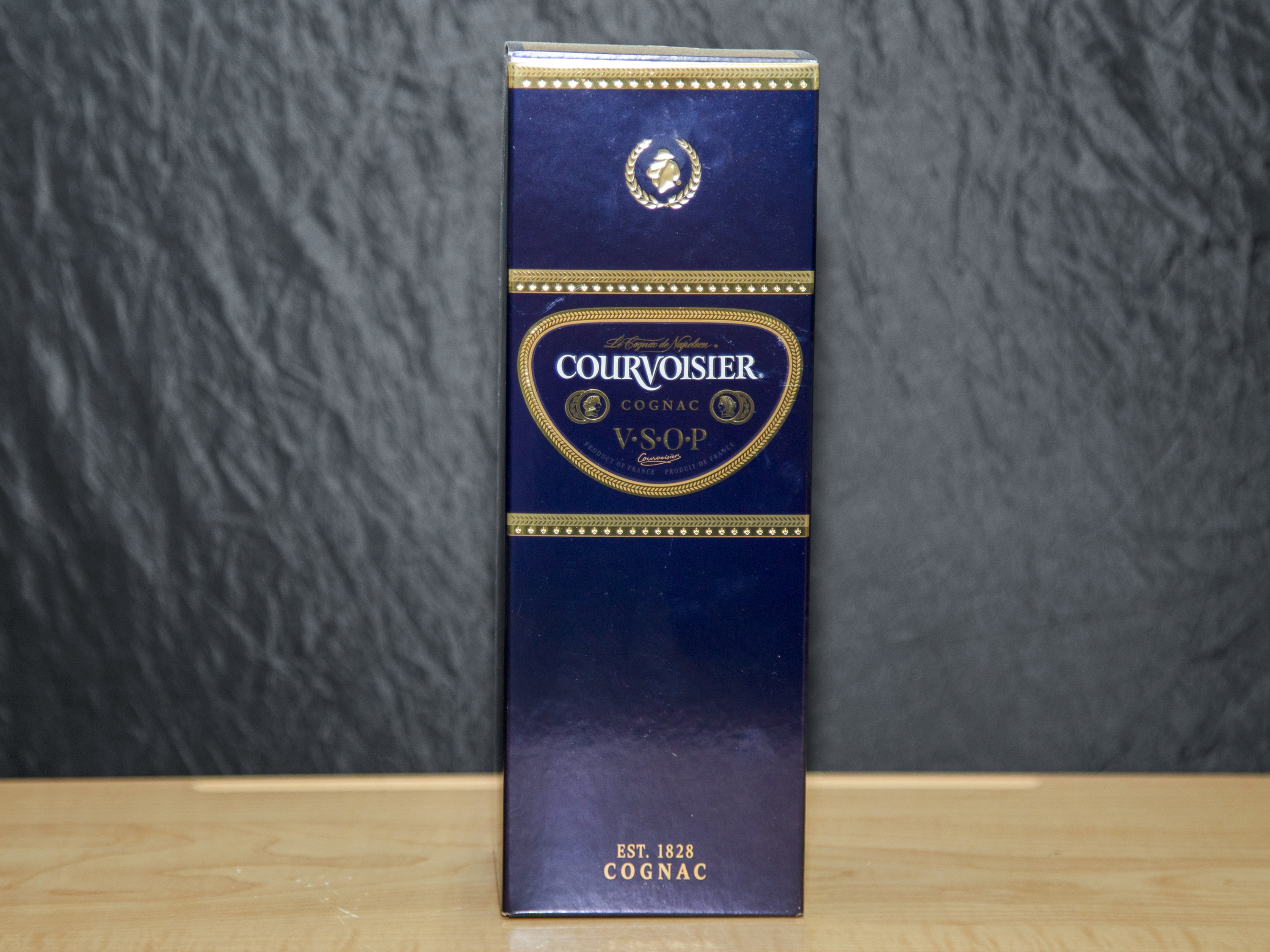 Order Courvoisier VSOP, 750 ml. Cognac (40.0% ABV) food online from Platinum Star Food & Liquor store, Chicago on bringmethat.com