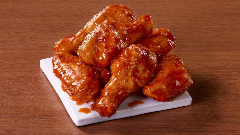 Order (6) Traditional Wings food online from Pizza Hut store, Oakwood on bringmethat.com