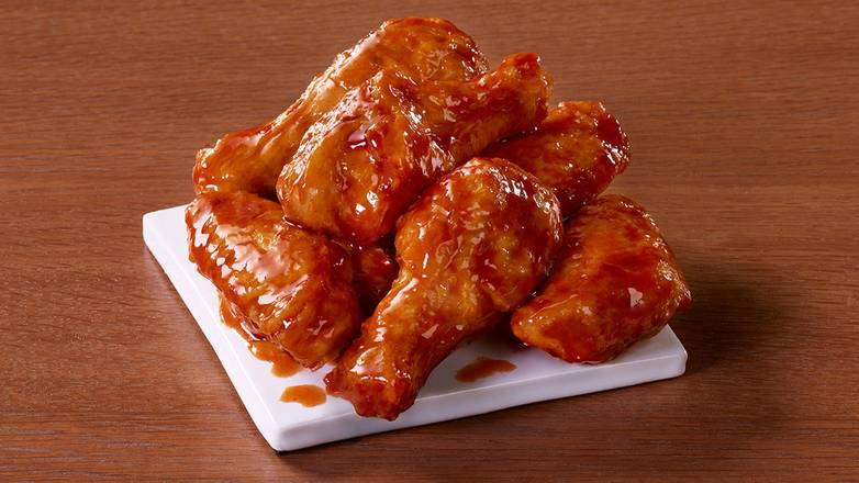 Order 6 Traditional Wings food online from Pizza Hut store, Lake Havasu City on bringmethat.com