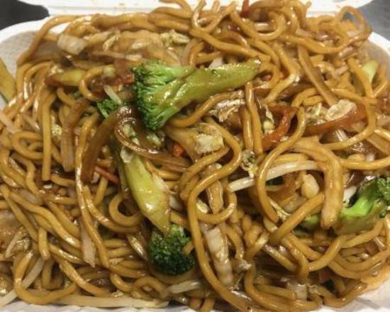 Order Vegetable Lo Mein food online from New Rainbow Restaurant store, New York on bringmethat.com