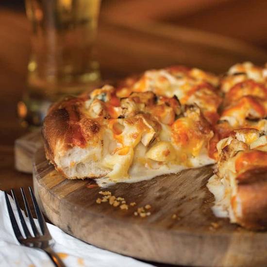 Order Chix Mac n Cheese Pizza food online from Harry Buffalo store, Cleveland on bringmethat.com