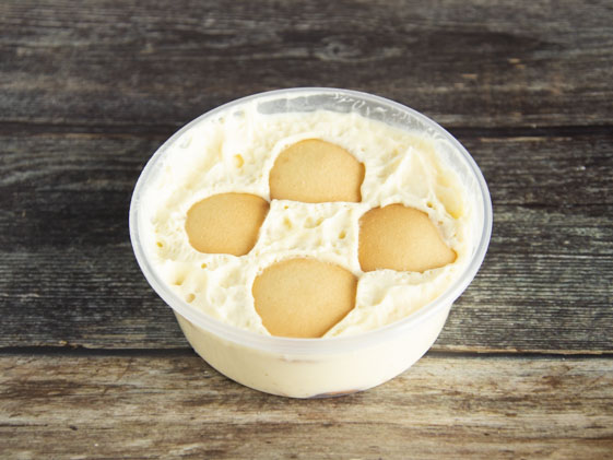 Order Earle's Banana Pudding food online from Earle's Grill store, Los Angeles on bringmethat.com