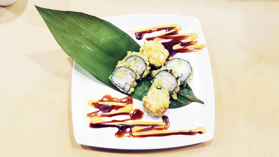 Order DR5. Golden California Roll food online from Hoshi Sushi store, Fullerton on bringmethat.com