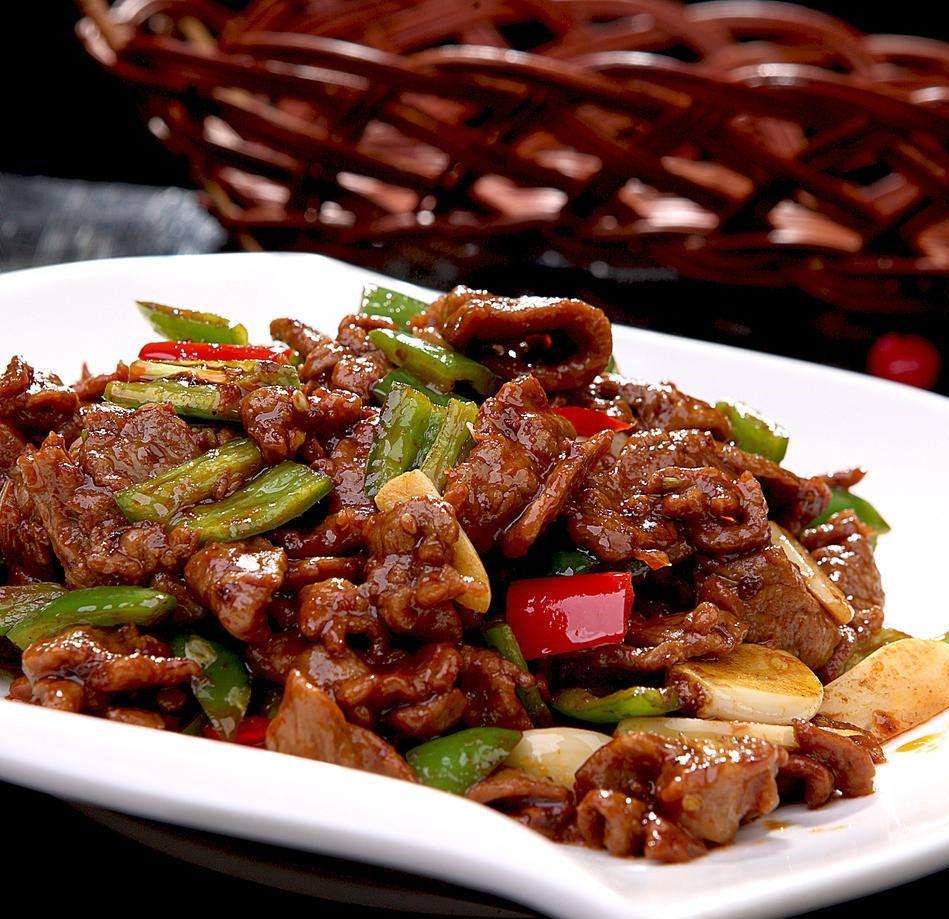 Order Hot and Spicy Beef 香辣牛肉 food online from Le's Restaurant store, Ames on bringmethat.com