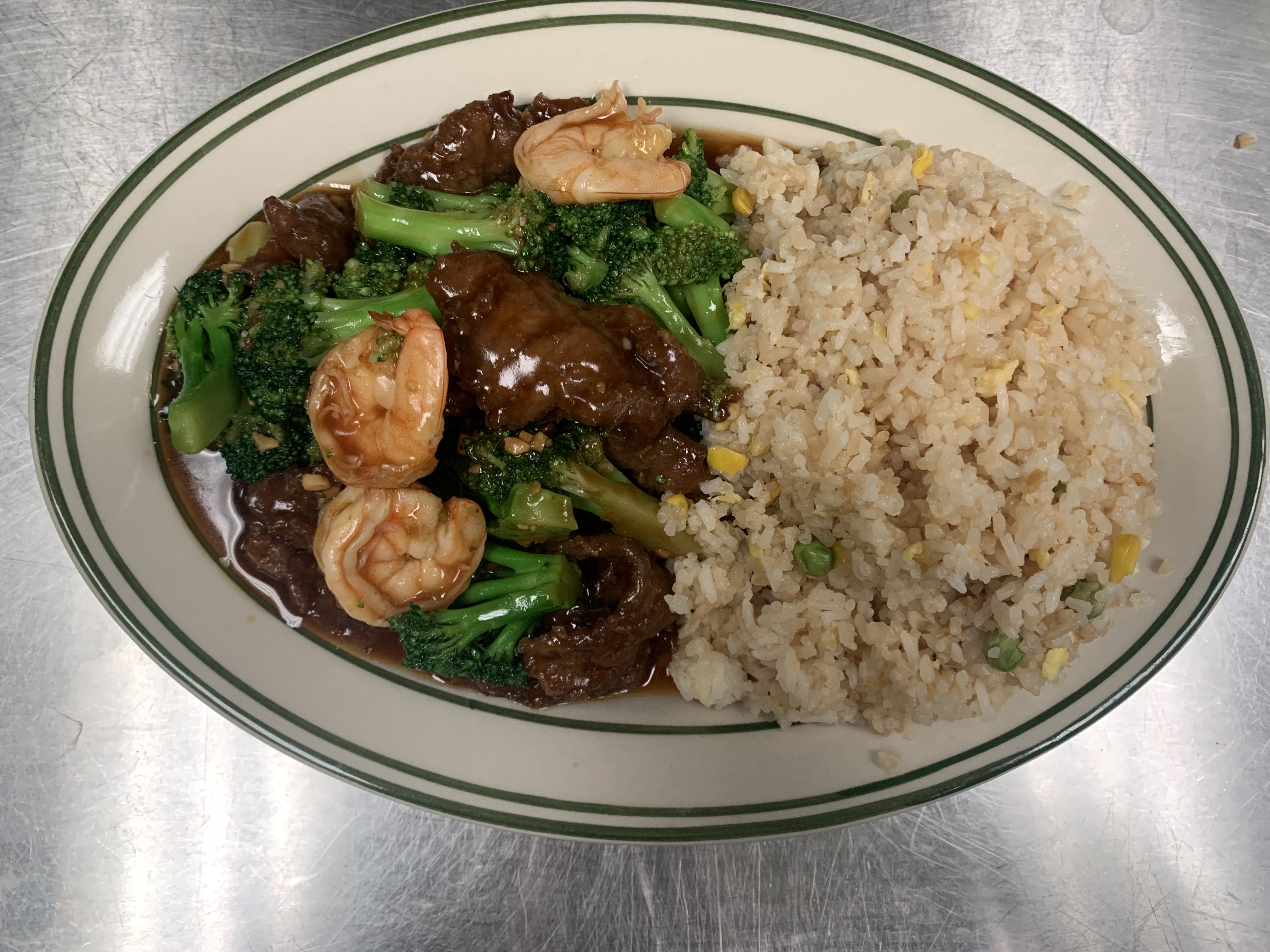 Order Prawns with Beef and Broccoli food online from Ming Wah store, Moline on bringmethat.com