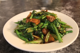 Order 510. Crispy Pork with  Broccoli food online from Siam Pasta store, Chicago on bringmethat.com