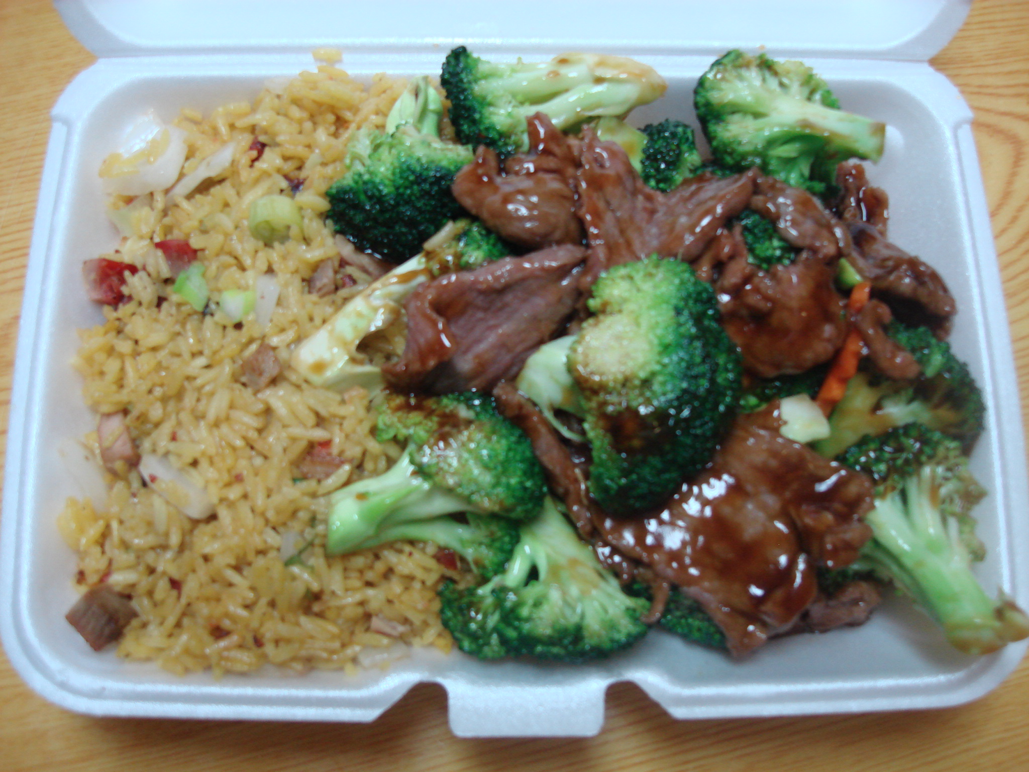Order C3. Beef with Broccoli food online from Tong Kwong Kitchen store, Hempstead on bringmethat.com
