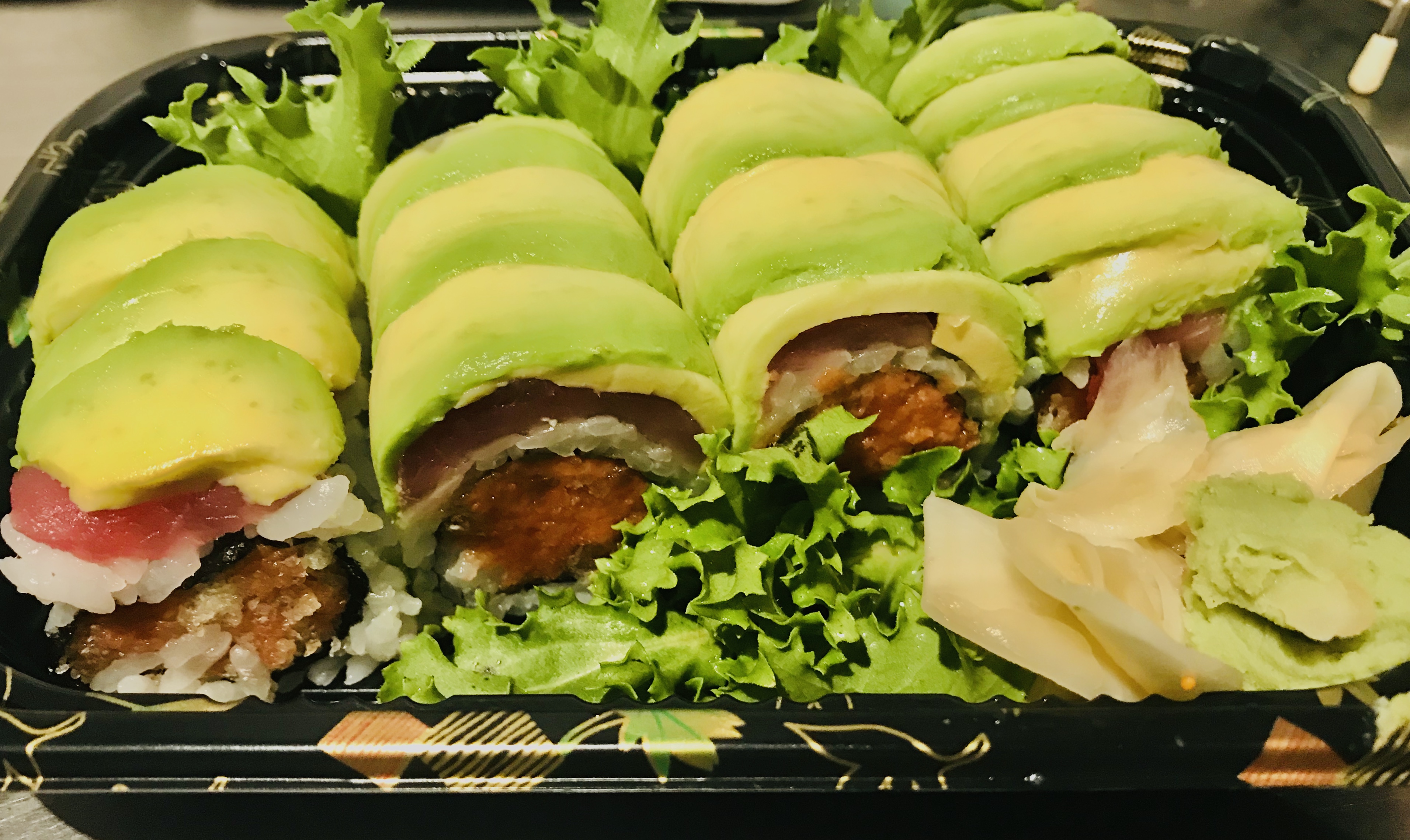 Order A. Tuna Hana Roll food online from Thai Lemongrass & Sakura Sushi store, New York on bringmethat.com
