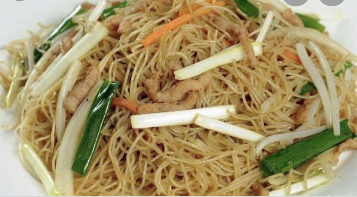 Order 62. Chicken Mein Fun food online from Rong Hua Chinese Restaurant store, Richmond Hill on bringmethat.com