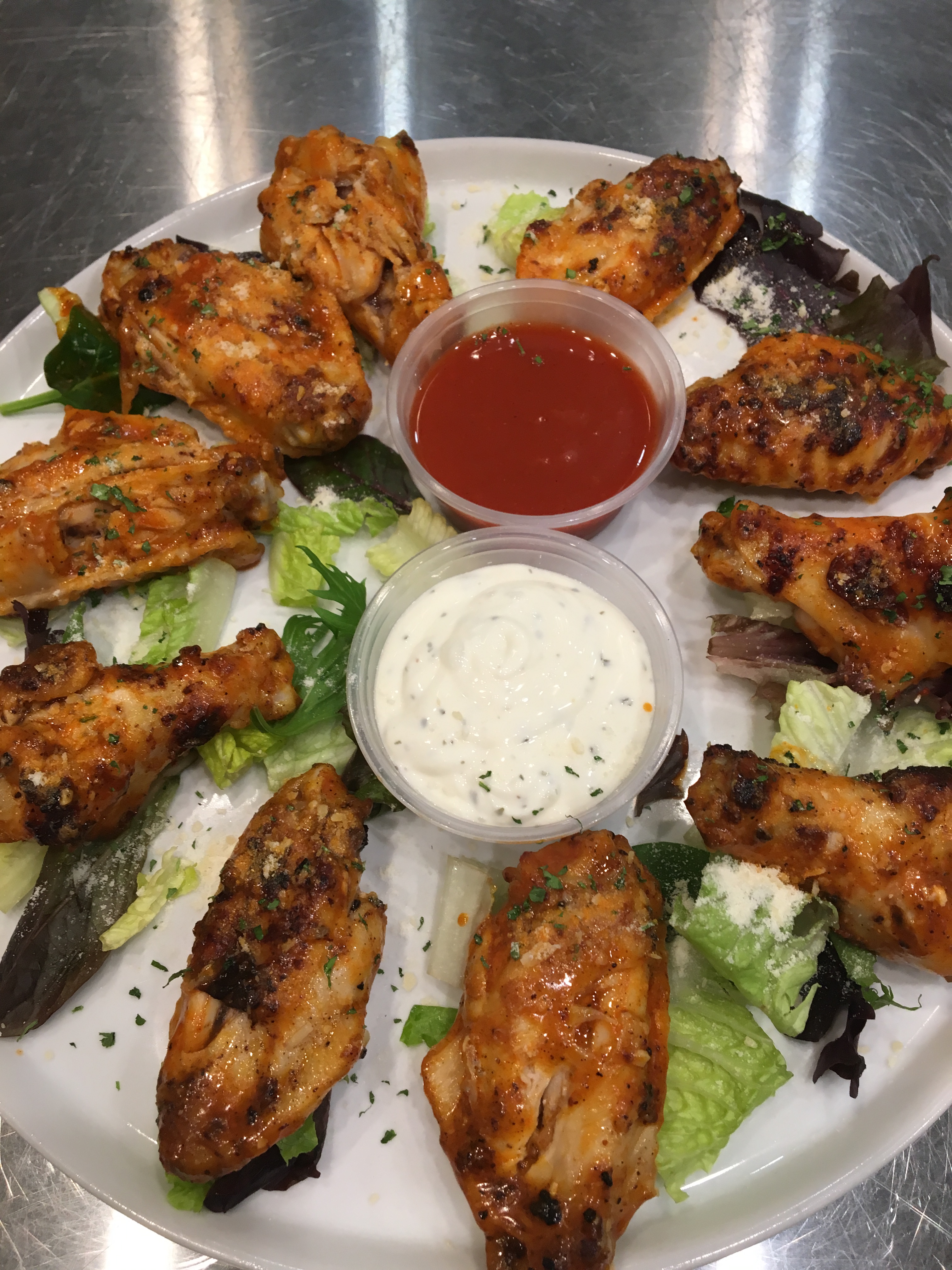 Order 5 Wings food online from Tonino's Place Pizzeria store, Woodland Hills on bringmethat.com