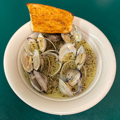 Order Steamed Clams with Garlic and White Wine food online from Mama Cozza's store, Anaheim on bringmethat.com