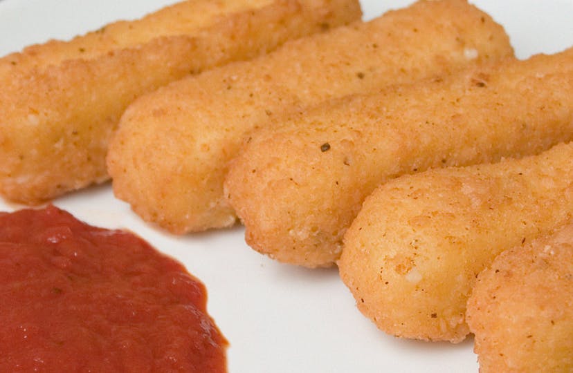 Order Mozzarella Sticks - Appetizer food online from NYPD Pizza store, Orlando on bringmethat.com