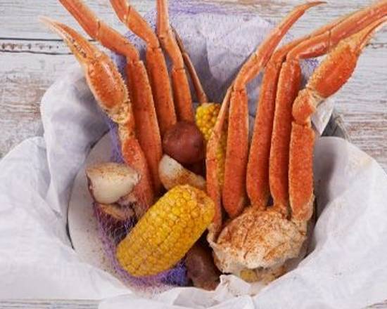 Order Queen Bucket food online from Joe's Crab Shack store, Galveston on bringmethat.com
