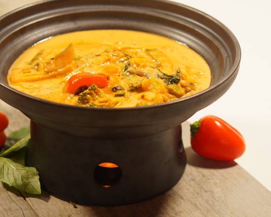 Order Chicken Thai Yellow Curry food online from Inchin Bamboo Garden store, Chandler on bringmethat.com
