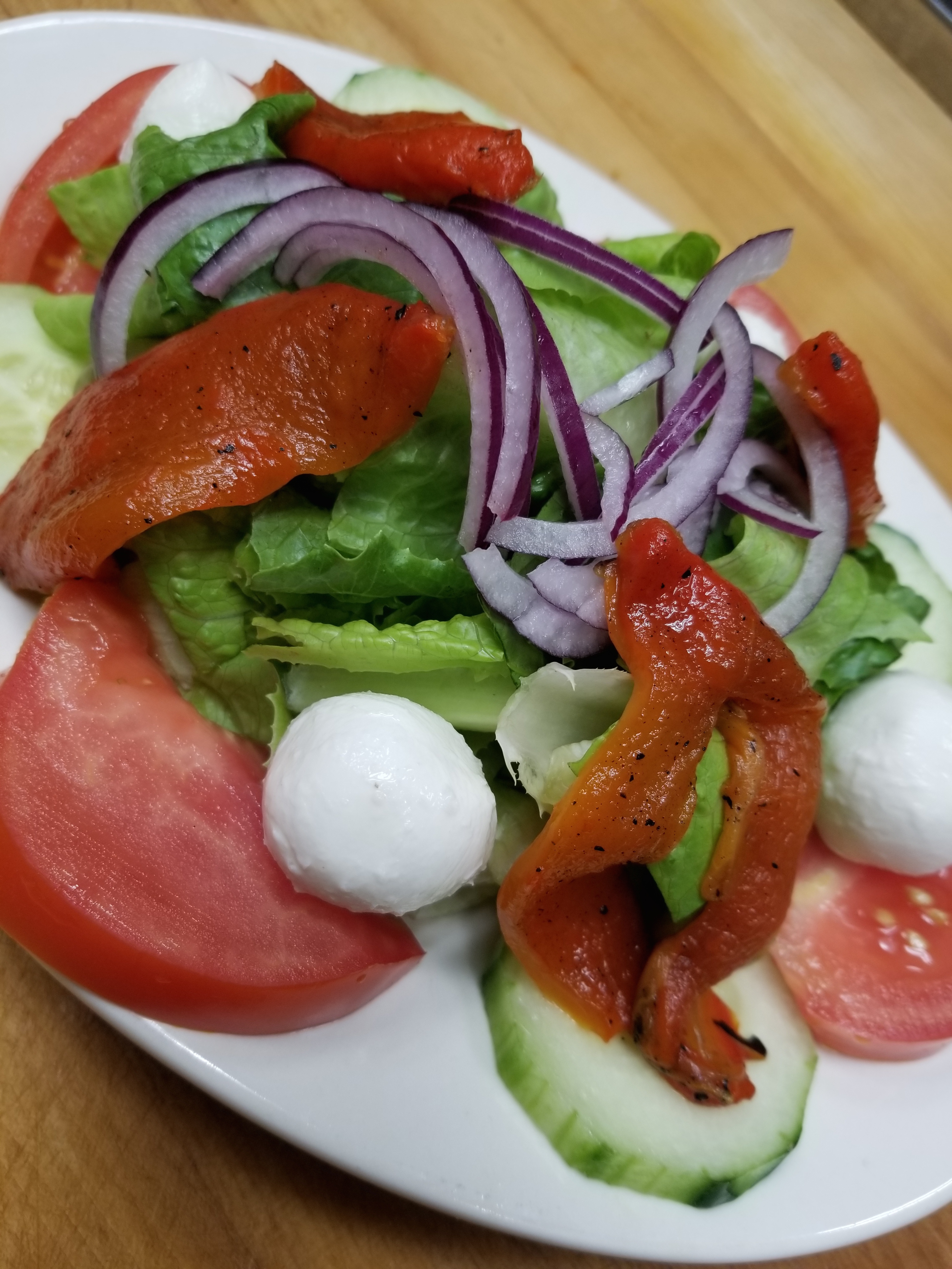 Order Roma Salad food online from Roma Pizza store, Brooklyn on bringmethat.com