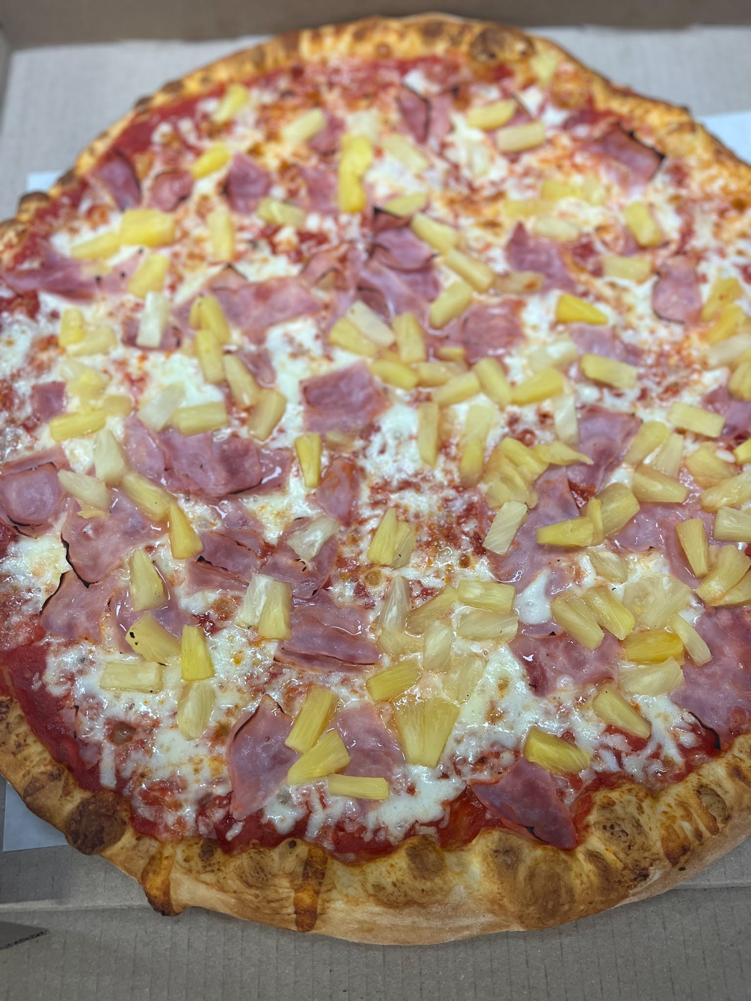 Order Hawaiian Pizza - Medium 14'' food online from Vero Pizzeria store, Bellmawr on bringmethat.com