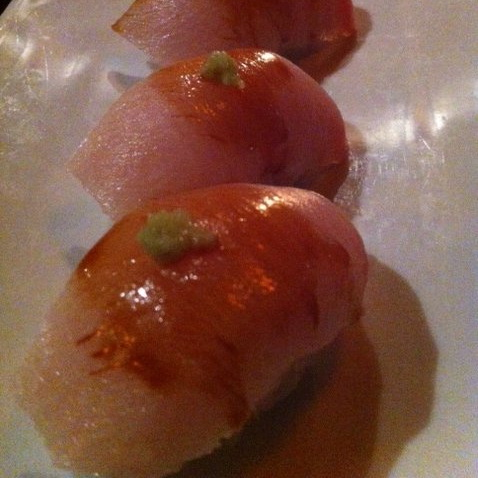 Order Yellowtail Sushi food online from Pearl Dragon store, Pacific Palisades on bringmethat.com