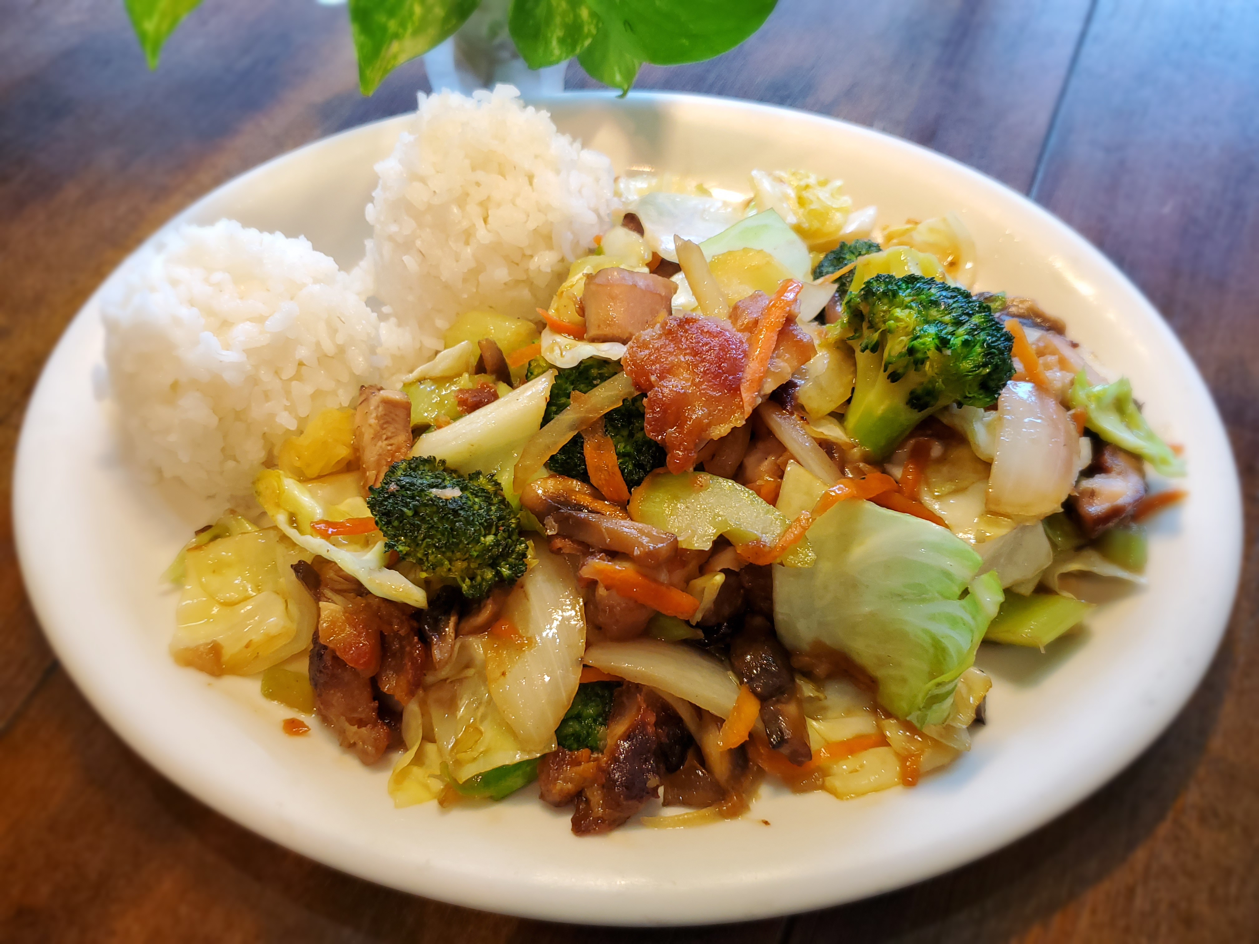 Order Stir Fried Vegetables with Chicken food online from Aloha Sunrise Cafe store, Henderson on bringmethat.com