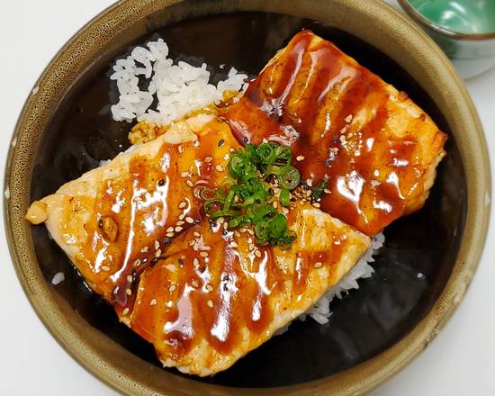 Order Grilled Salmon Bowl food online from Sushi Kura store, Los Angeles on bringmethat.com