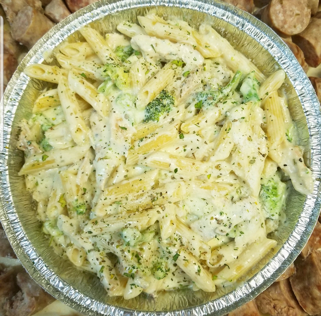 Order Broccoli and Chicken Alfredo Pasta food online from Pizza Mia store, Newburgh on bringmethat.com