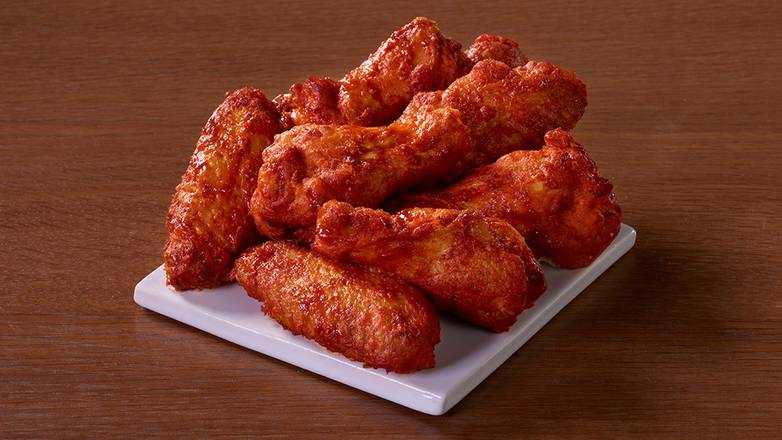 Order 8 piece Traditional Wings food online from Pizza Hut store, Rochester on bringmethat.com